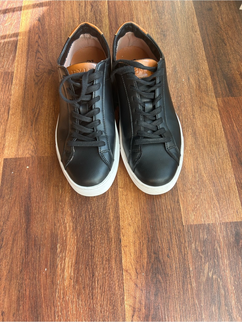 BYLT men’s leather sneakers